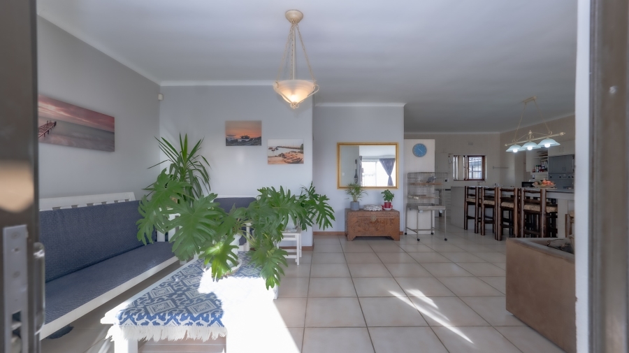4 Bedroom Property for Sale in Struisbaai Western Cape